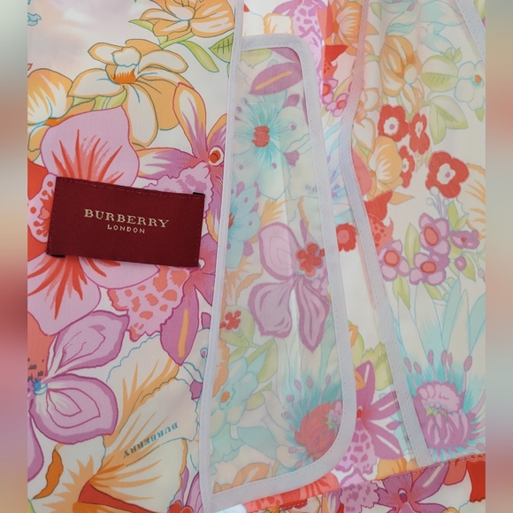Burberry Flower 🌸 RARE Jacket / Coat Women Girl Purple Orange Green Red White - Picture 6 of 11